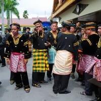 baju-tradisonal-pria-minangkabau