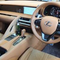 interior-lexus-lc-500-bukan-cuma-bikin-betah-tapi-futuristik