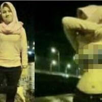 viral-gadis-jilbab-ini-pamer-payudara-di-alun-alun-kota-paseban-lihat-aksinya