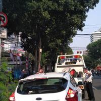 salah-derek-dishub-minta-maaf-dan-kembalikan-stnk-pemilik-mobil