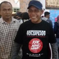 masinton-tunjukkan--buku-dosa--kpk