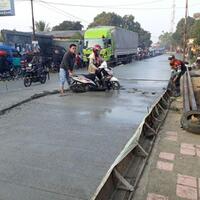 the-power-of-emak-emak-viral-video-adu-mulut-pemotor-dan-pemobil