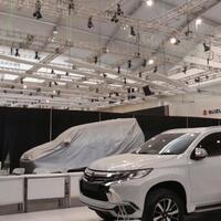 satu-unit-all-new-pajero-sport-sudah-tiba-di-booth-mitsubishi