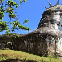 ada-misteri-tak-kasat-mata-di-tempat-wisata-gereja-ayam-magelang