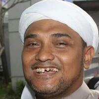 persatuan-dokter-gigi-indonesia-diminta-cabut-izin-profesi-hanum-rais