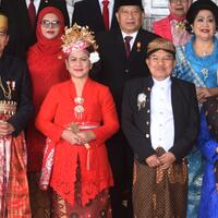 surya-paloh-takjub-lihat-gaya-berpakaian-jokowi-jk