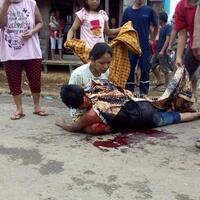 lomba-balap-karung-bubar-usai-lihat-sahrian-roboh-berlumuran-darah