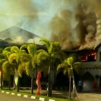 nekat-sakit-hati-bakar-kampus-di-acehlhokseumawe