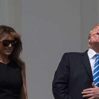 donald-trump-sempat-lihat-gerhana-matahari-dengan-mata-telanjang