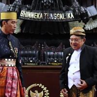jk-baca-8-koran-sehari-jokowi-bawa-ipad-untuk-dapatkan-berita
