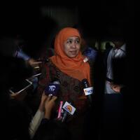khofifah-isyaratkan-maju-pada-detik-akhir-di-pilgub-jatim