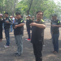 melihat-gaya-quotpak-ogahquot-di-jaktim-latihan-jadi-pengatur-lalu-lintas