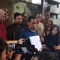 jamaah-pt-azizi-berharap-kasusnya-ditangani-seperti-first-travel