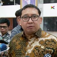 puisi--kaos-dan-sepeda--dari-fadli-zon-dapat-sambutan-sadis-dari-netizen