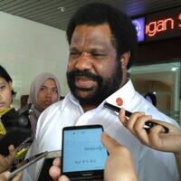 lenis-kogoya-benarkan-info-panglima-opm-yapen-timur-gabung-nkri