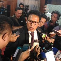 ada-yang-tak-nyaman-dengan-saya