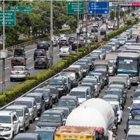 warga-dukung-aturan-mobil-wajib-di-garasi