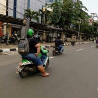 10-driver-ojek-online-yang-cantiknya-kebangetan-dan-bikin-betah-diboncengin