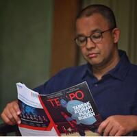 majalah-yang-dibaca-anies-beswedan-ini-jadi-sorotan-netizen-quotkode-keras-ya-pakquot