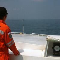 basarnas-temukan-2-jasad-abk-jbb-de-rong-19