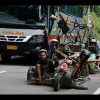 rombongan-vespa-dihantam-truk-tronton-1-tewas-dan-2-luka-berat