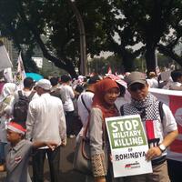 massa-aksi-bela-rohingya-padati-kawasan-monas