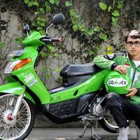 ngojek-online-pakai-yamaha-nouvo-modif-zaki-diajak-selfie-mahasiswi