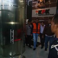 wali-kota-batu-bersikeras-tak-terima-uang