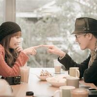 penelitian-ini-5-cara-cinta-bisa-bikin-kamu-mendadak-konyol