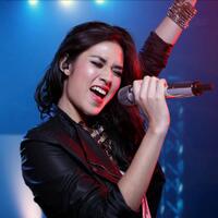 raisa--mantan-terindah--ini-kisahku-mana-kisahmu