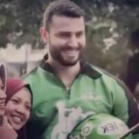 patok-honor-wawancara-100-juta-niat-ojek-bule-ini-sungguh-mulia