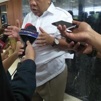 lho-fahri-hamzah-ke-dpr-pakai-baju-khas-gerindra