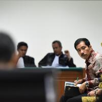 terpidana-suap-hakim-mk-romi-herton-meninggal-dunia