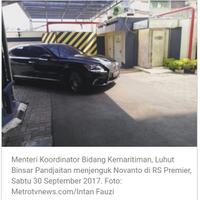 menteri-luhut-jenguk-novanto-di-rs-premier