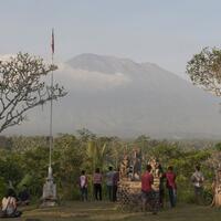 pemprov-bali-bakal-terbitkan-kartu-identitas-pengungsi-gunung-agung