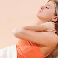 ini-7-kebiasaan-yang-jarang-disadari-jadi-penyebab-sakit-leher