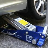 plus-minus-gunakan-dongkrak-buaya