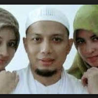 foto-bareng-3-istri-ustaz-arifin-ilham-bicara-pilar-keluarga-sakinah