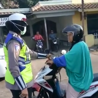 polisi-siap-datangi-arisan-emak-emak-ajari-keselamatan-berkendara