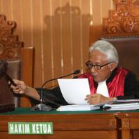 ma-masih-menimbang-aduan-tentang-pengadil-novanto