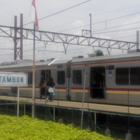 hari-pertama-beroperasi-krl-cikarang-padat-penumpang