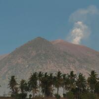 bnpb-tingkatkan-sosialisasi-antisipasi-letusan-gunung-agung