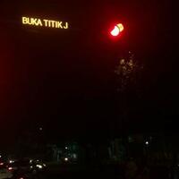gawat-lampu-merah-diretas-running-text-jadi-buka-titik-jos