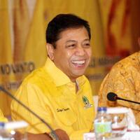 pimpin-rapat-pleno-golkar-setnov-semringah-banget