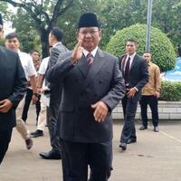 obrolan-penuh-tawa-jokowi-dan-prabowo-usai-anies-sandi-dilantik