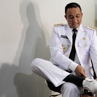 doa-anies-sebelum-meluncur-ke-masjid-sunda-kelapa