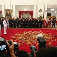 momen-pelantikan-anies-sandi-di-istana-negara