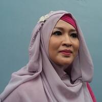 punya-suami-pemain-bola-ini-kecemasan-okie-agustina