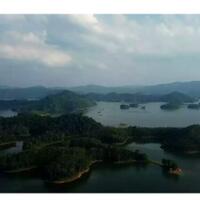 warga-ulu-kasok-mendulang-rupiah-dari-turis-yang-salah-kostum