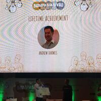 lifetime-achievement-buat-mimin-andrew-di-kompasianival-2017